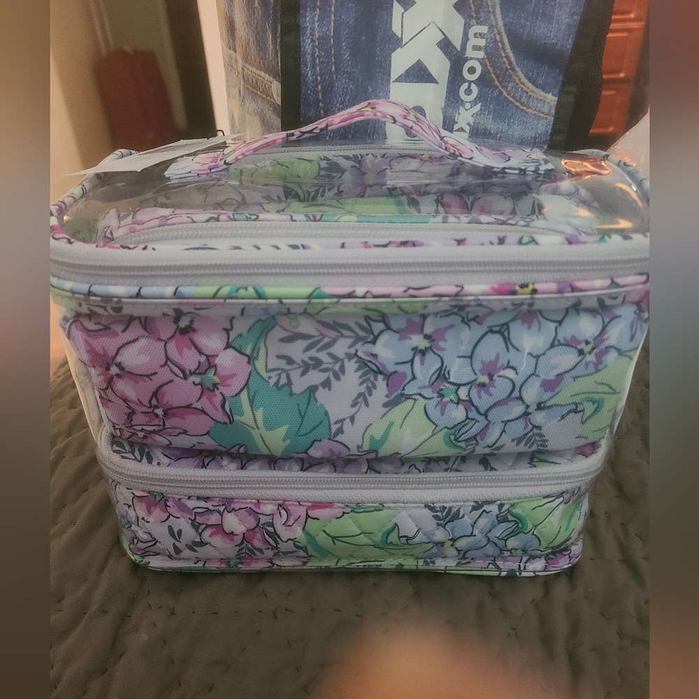Vera Bradley NWT 4 piece cosmetic kit